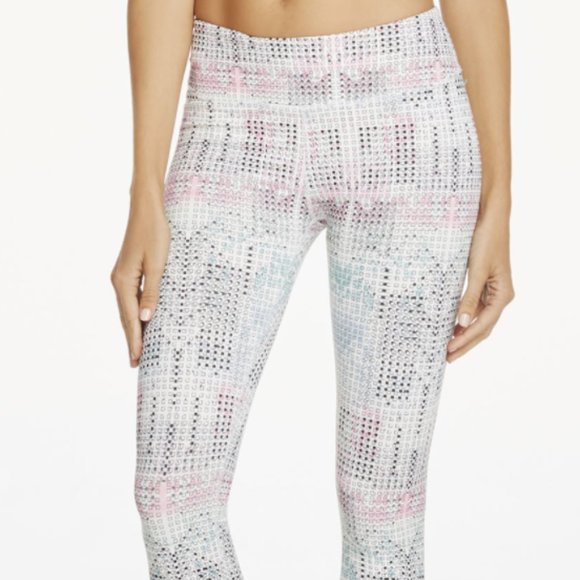FABLETICS Salar Crop Leggings (Arctic print) - Picture 1 of 3